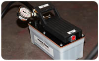 Air Hydraulic Pumps with Gauges